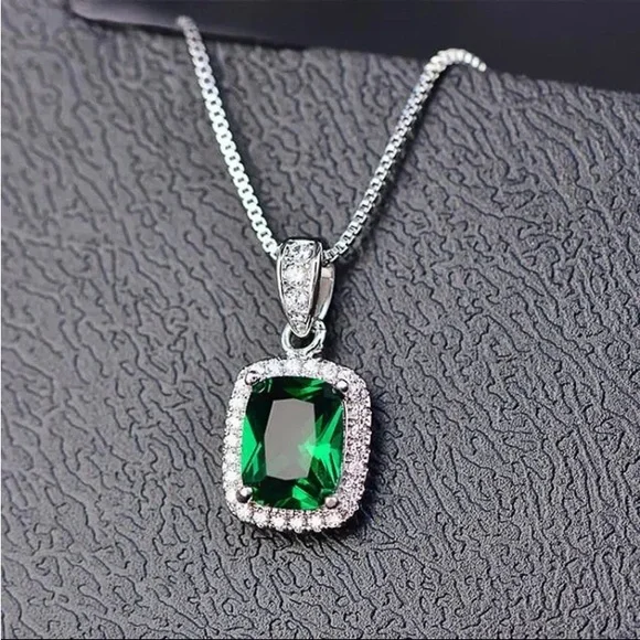 Sterling Silver Green CZ Necklace - Picture 1 of 1
